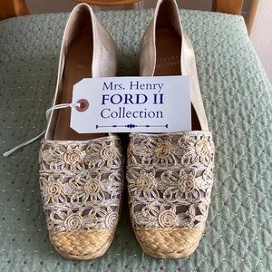 VINTAGE STUART WEITZMAN GOLD COLORED WEDGE SANDALS HENRY FORD II Estate  8 -8.5
